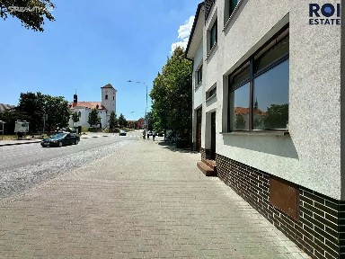 Pronájem obchodního prostoru 40 m² náměstí Karla IV., Brno - Líšeň