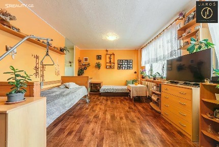 Pronájem bytu 1+kk 33 m² V Bažantnici, Kladno - Kročehlavy