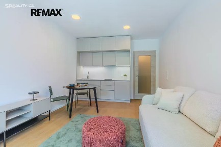 Pronájem bytu 1+kk 48 m² Drahobejlova, Praha - Libeň