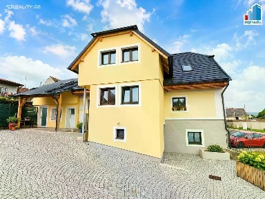 Pronájem bytu 2+kk 38 m² 5. května, Dýšina