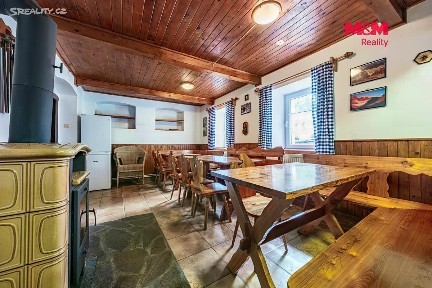 Prodej rodinného domu 285 m², pozemek 1407 m²
