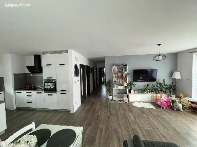 Pardubická, Dolní Ředice