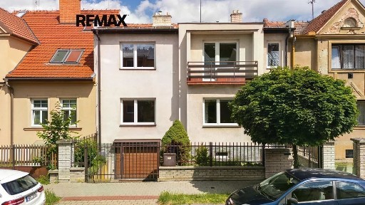 Prodej rodinného domu 244 m², pozemek 378 m²