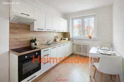 Pronájem bytu 2+1 55 m² Na Nábřeží, Havířov - Město