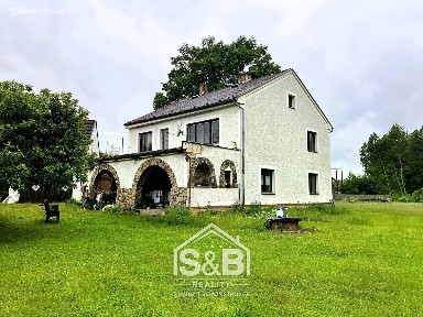 Prodej rodinného domu 157 m², pozemek 10257 m²
