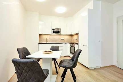 Pronájem bytu 2+kk 70 m² U Mlýnského kanálu, Praha - Karlín