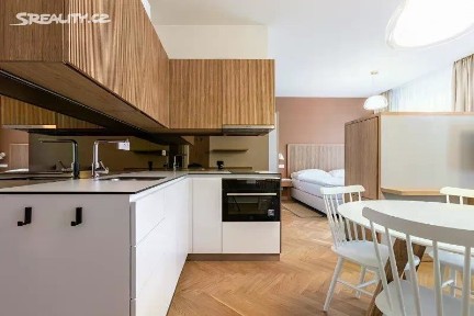 Pronájem bytu 1+kk 38 m² Krkonošská, Praha - Vinohrady