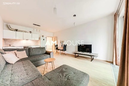 Pronájem bytu 2+kk 62 m² Olšanská, Praha - Žižkov