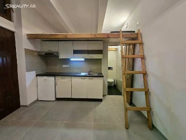 Pronájem bytu 1+kk 21 m² Mošnova, Praha - Smíchov