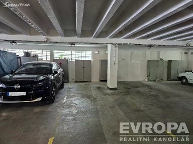 Pronájem bytu 3+1 71 m² Adamovská, Praha - Michle