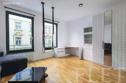 Pronájem bytu 1+kk 30 m² Grafická, Praha - Smíchov
