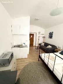 Pronájem bytu pokoje 20 m² Na Bělidle, Praha - Smíchov