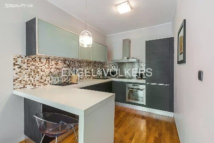 Pronájem bytu 2+kk 61 m² Korunní, Praha - Vinohrady
