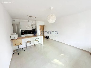 Pronájem bytu 1+kk 36 m² U Hostavického potoka, Praha - Hostavice