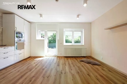 Prodej bytu 3+kk 68 m² Za Statkem, Červený Újezd