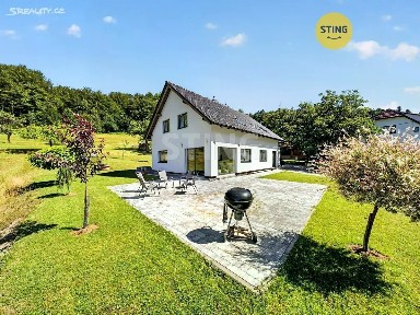 Prodej rodinného domu 250 m², pozemek 2098 m²