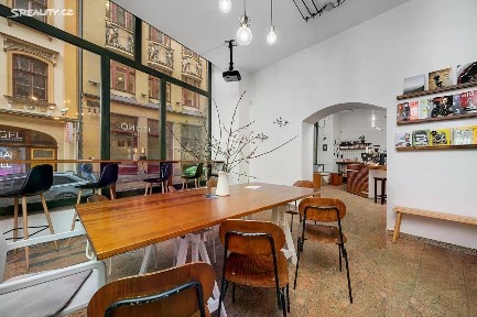 Prodej obchodního prostoru 57 m²