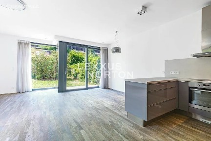 Pronájem rodinného domu 179 m², pozemek 435 m² V Šáreckém údolí, Praha - Dejvice