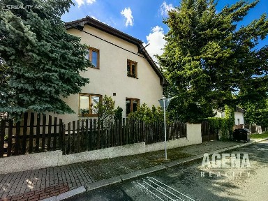 Říčany, Praha-východ, Politických vězňů, 25