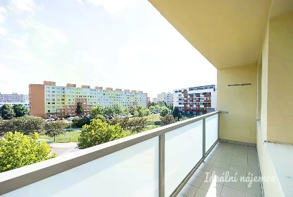Pronájem bytu 3+1 68 m² Veronské nám., Praha - Horní Měcholupy
