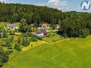 Prodej rodinného domu 198 m², pozemek 1993 m²