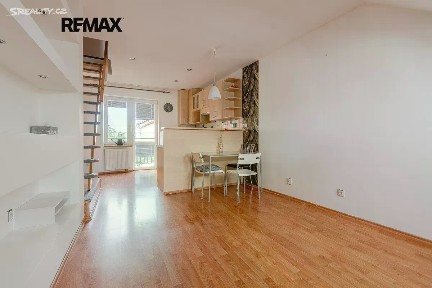 Pronájem bytu 3+kk 65 m² Zelená, Hradec Králové - Kukleny