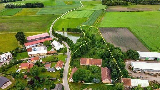 Prodej rodinného domu 250 m², pozemek 11187 m²