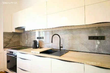 Pronájem bytu 2+1 64 m² Hálkova, Znojmo
