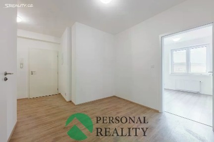 Pronájem bytu 3+1 86 m² Pod Svahem, Karlovy Vary - Stará Role