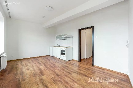Pronájem bytu 1+kk 32 m² Suchdolské náměstí, Praha - Suchdol