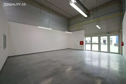 Pronájem obchodního prostoru 205 m² Tiskařská, Praha - Malešice