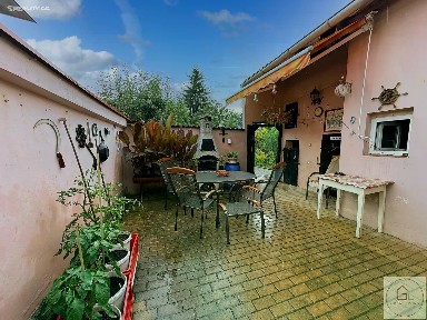 Žalhostice