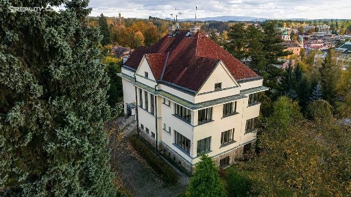 Prodej rodinného domu 482 m², pozemek 2501 m²
