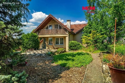 Prodej rodinného domu 281 m², pozemek 1613 m²