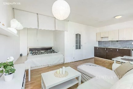 Prodej bytu 1+kk 31 m² Topolová, Praha - Záběhlice