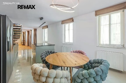 Pronájem bytu 4+kk 149 m² Na Neklance, Praha - Smíchov