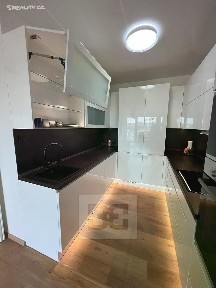 Pronájem bytu 3+kk 79 m² U Plynárny, Praha - Michle