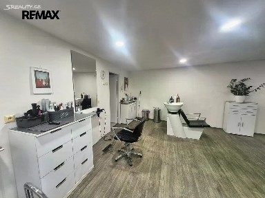 Pronájem obchodního prostoru 67 m² Komořanská, Praha - Modřany