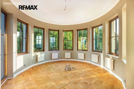 Prodej bytu 6 pokojů a více 537 m² Svahová, Karlovy Vary