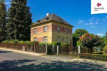 Prodej rodinného domu 513 m², pozemek 2055 m²