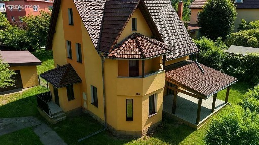 Prodej rodinného domu 164 m², pozemek 988 m²