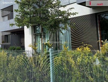 Pronájem bytu 1+kk 37 m² Ústecká, Praha - Dolní Chabry
