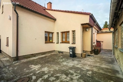 Pronájem rodinného domu 100 m², pozemek 250 m² Smečno