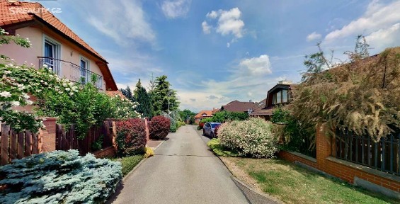 Prodej rodinného domu 300 m², pozemek 803 m² Nad Helmrovkou, Praha - Lysolaje