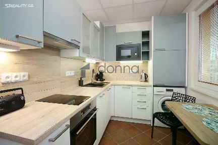 Pronájem bytu 2+1 56 m² Přesličková, Praha - Záběhlice