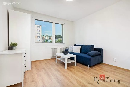 Pronájem bytu 1+kk 20 m² Na Dlouhých, Plzeň - Doubravka