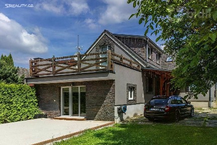 Prodej rodinného domu 220 m², pozemek 795 m²