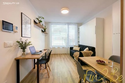 Prodej bytu 1+kk 22 m² Plzeňská, Praha - Smíchov