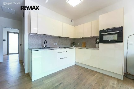 Pronájem bytu 2+kk 46 m² Na Valentince, Praha - Smíchov