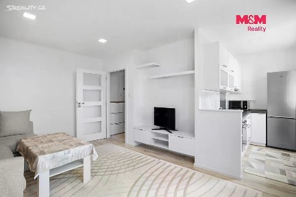 Prodej bytu 1+kk 26 m² V Bažantnici, Kladno - Kročehlavy